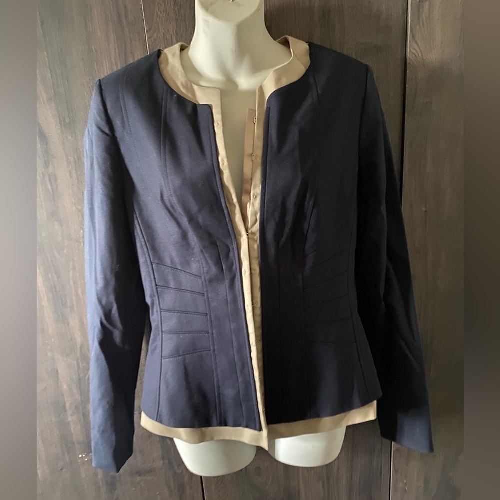 TAHARI elegant jacket size 8